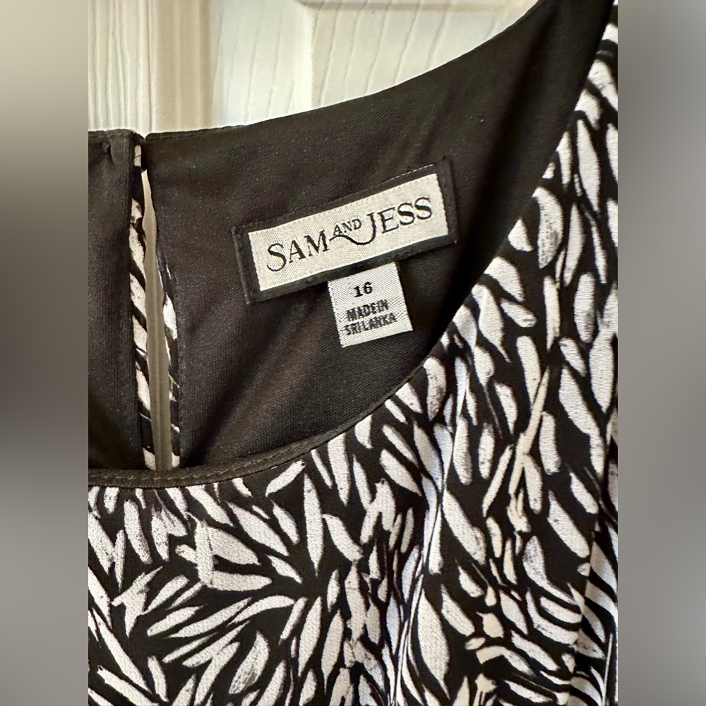 Sleeveless Black and White Patterned Dress by Sam and Jess - Picture 3 of 4